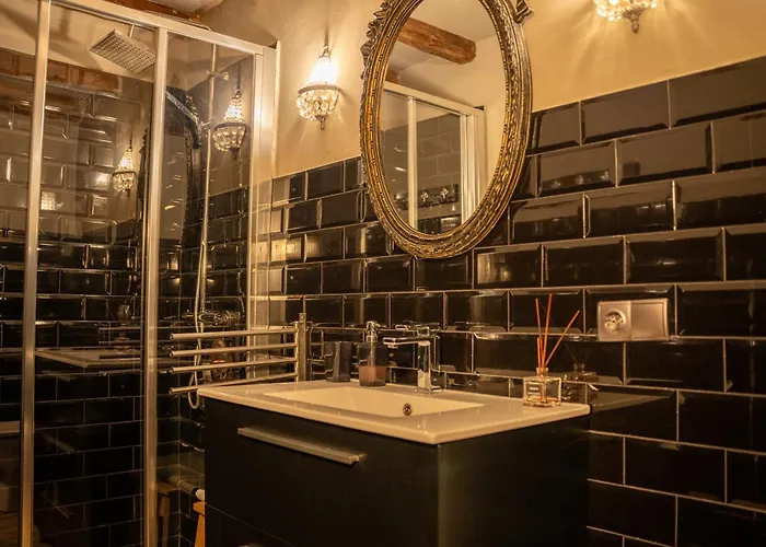 巴斯利克斯公寓 *